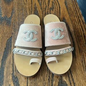 Chanel velvet pink mules. Size 37